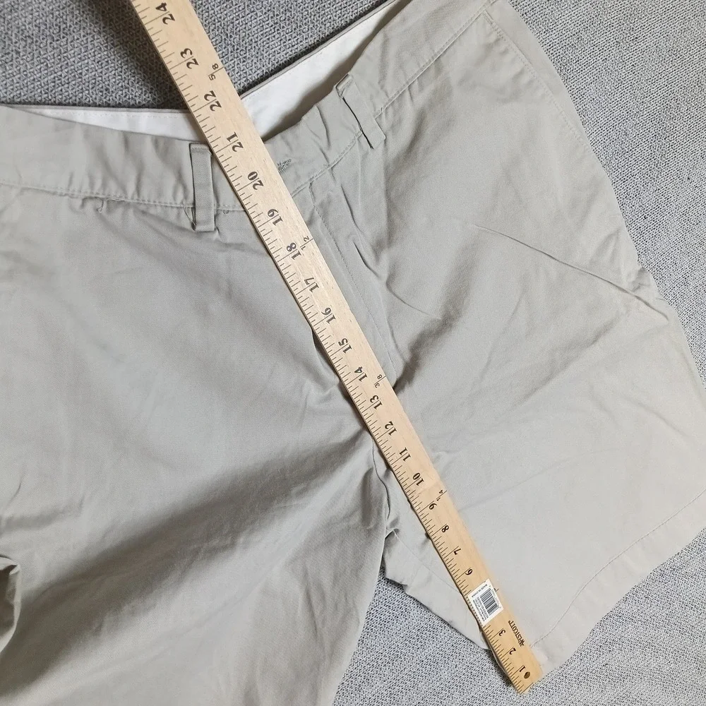 Banana Republic Chino Shorts Mens 34 Khaki Excellent Cotton Elephant Logo